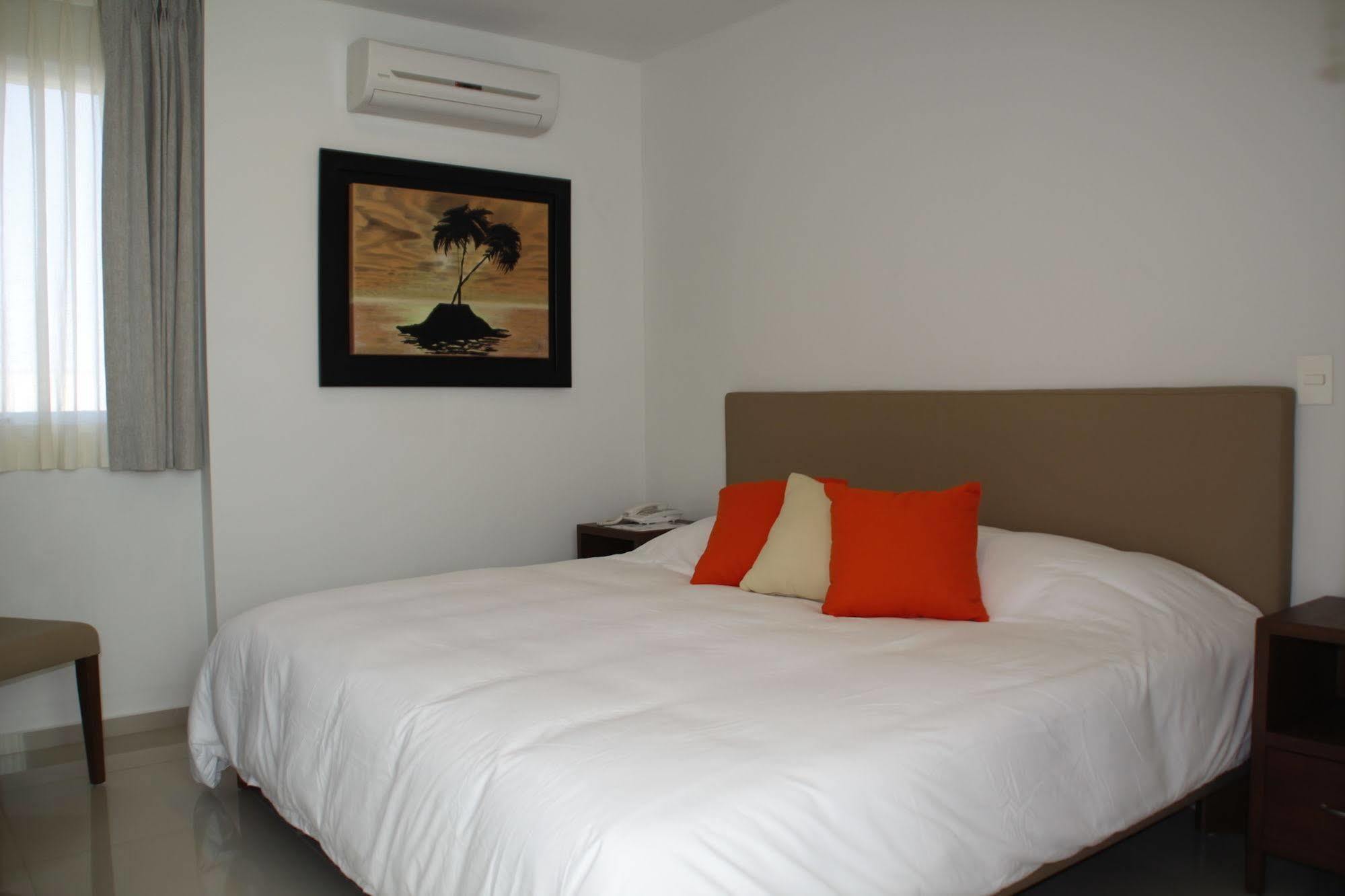 Suites Chapultepec Guadalajara Buitenkant foto