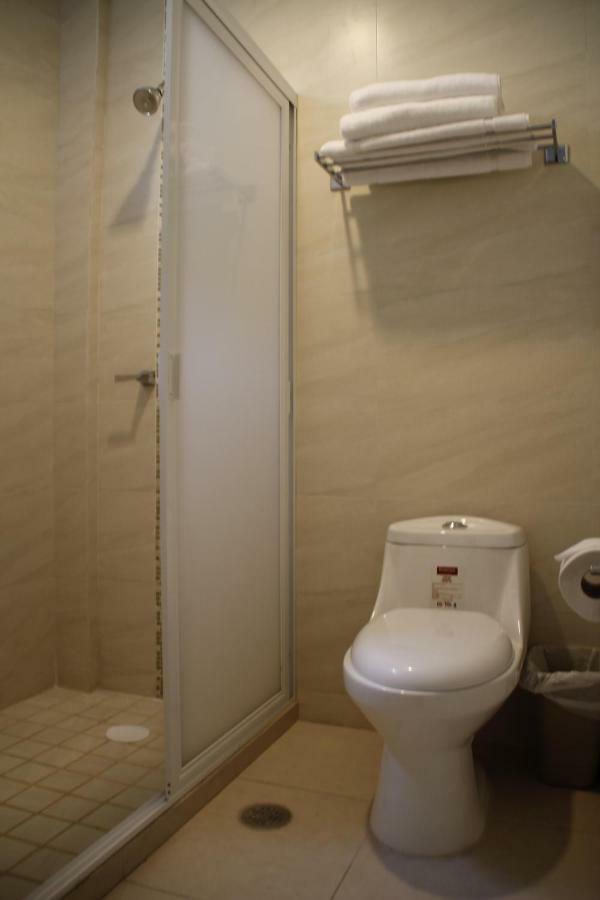Suites Chapultepec Guadalajara Buitenkant foto